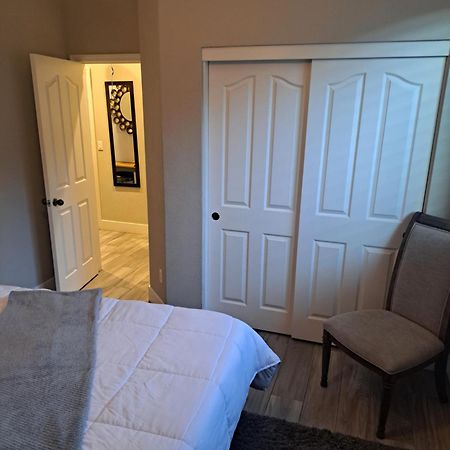 In Law Unit, 2 Bedroom Suite ローズビル エクステリア 写真