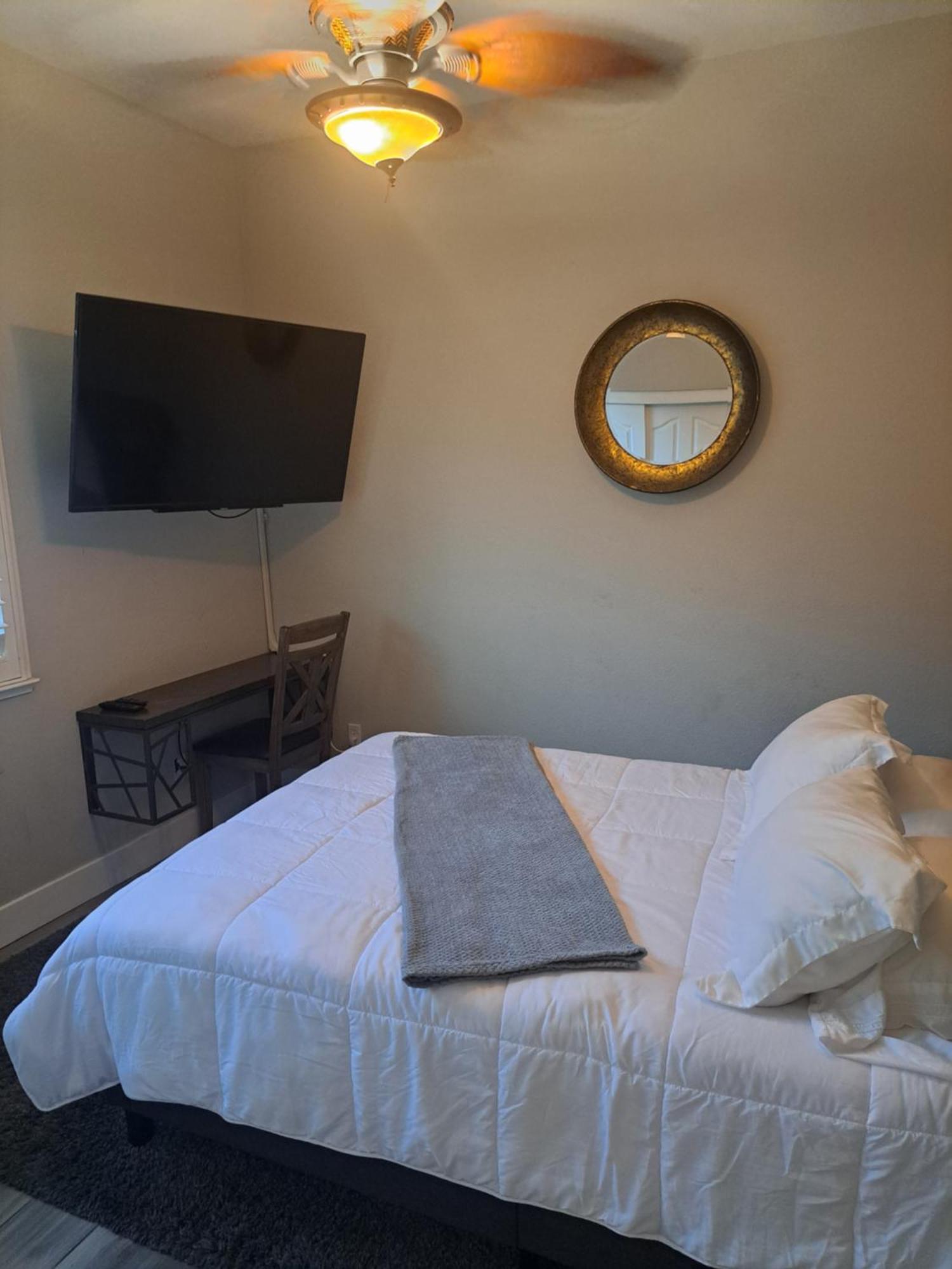 In Law Unit, 2 Bedroom Suite ローズビル エクステリア 写真